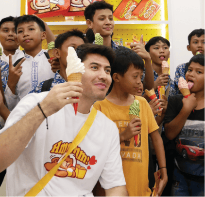 foto keseruan anak-anak dalam sebuah event yang diselenggarakan momoyo